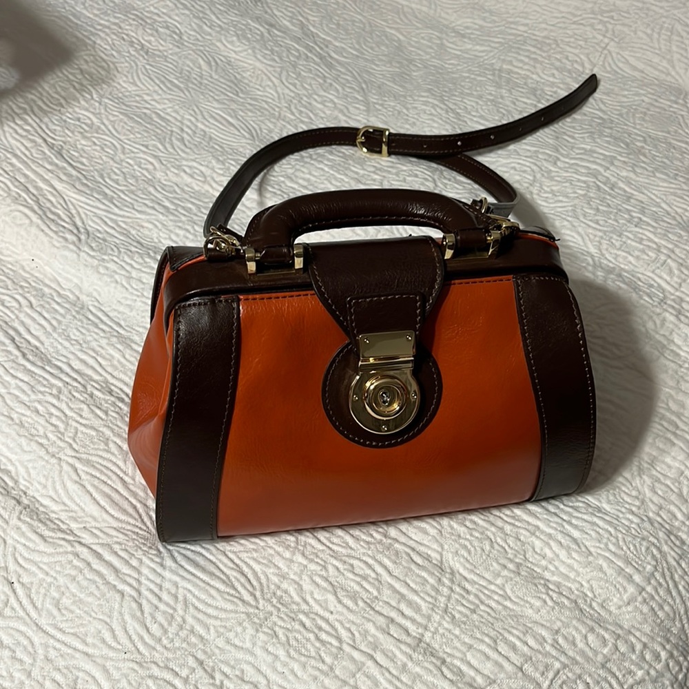 Women’s Italian leather handbag